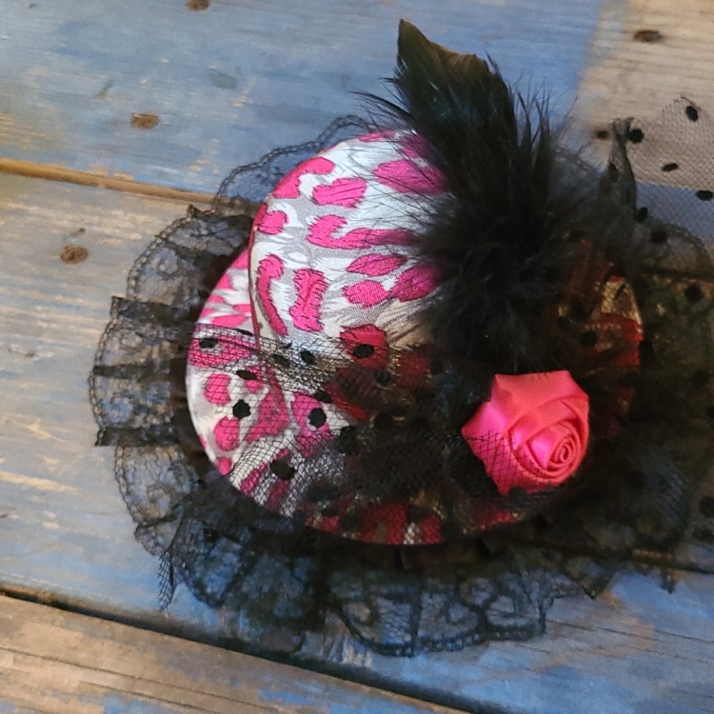 Tiny goth hat